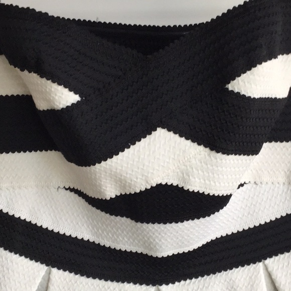 Black and White Strapless Dress - Picture 4 of 4